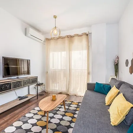 Apartment C29 - Trendy Central With Small Parking And Terrace *